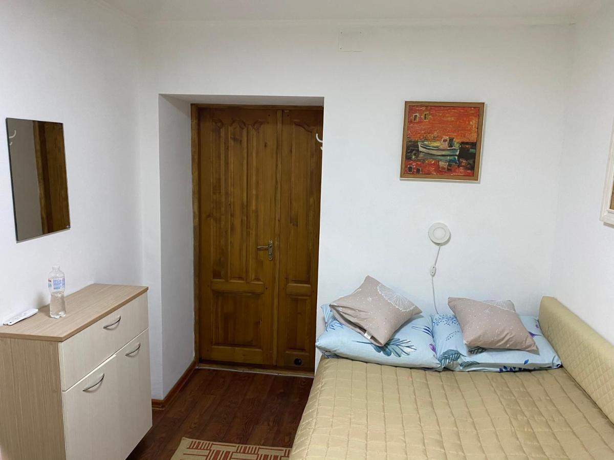 Artotrada Mini-Hotel Odessa Buitenkant foto